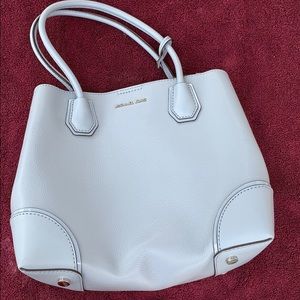 Brand new Michael Kors purse ! Crossbody